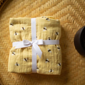Muslin Swaddle Blanket, Bees Swaddle Blanket, Baby Receiving Blanket, Cotton Gauze Swaddle Blanket, Soft Lightweight Cotton