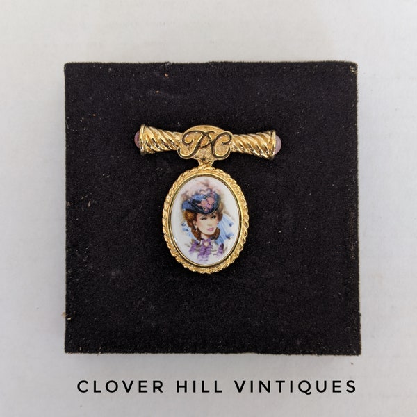 Avon President's Club Pin, 1996 1997, Vintage Avon Pin, Mrs. Albee collectable Avon Pin, Gold Tone Cameo Brooch Style Pin, Costume Jewelry