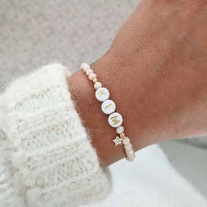 Pulsera personalizable con cuentas de cristal, letras del alfabeto y borla: pulsera con nombre, apodo, mamá, despedida de soltera, regalo para maestra de atsem