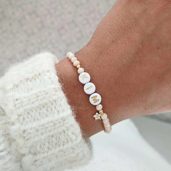 Bracelet personnalisable avec perles de cristal, lettres alphabet et pampille - bracelet prénom, surnom, bébé, evjf, cadeau fête des mères