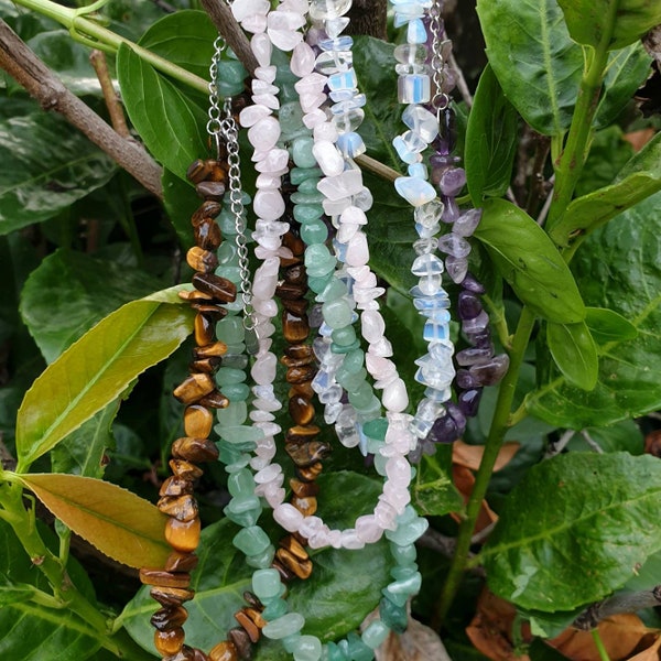 Necklace choker made of natural stones and crystals