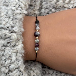 Plommonturmalinarmband • Inre styrka • Skyddande armband • Talisman • Ädelstensarmband • Ädelstensgåva • Lyckobringare