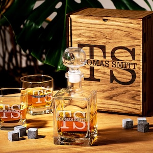 Monogram Whiskey decanter Set Christmas gift for him Custom Bourbon Decanter Birthday Gifts, Personalized Engraved Liquor Whiskey Decanter