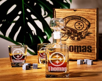 Personalized whiskey gift set Pittsburgh football fan gift Bourbon glass Whiskey decanter Dad gift Gift for men Football team fans