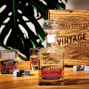Whiskey decanter Set Christmas gift for him Custom Bourbon Decanter Birthday Gifts, Personalized Engraved Liquor Whiskey Decanter