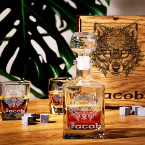 Steampunk wolf Custom Bourbon Decanter, Engraved Liquor Decanter Gift Box Set Option, Birthday Gifts, Personalized Whiskey Decanter