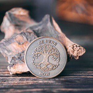 Be Here Now Meditation Mindfulness Coin | Meditation Accessories | Spiritual Gifts For Him | Mindfulness Gift | Eckhart Tolle | Ram Dass