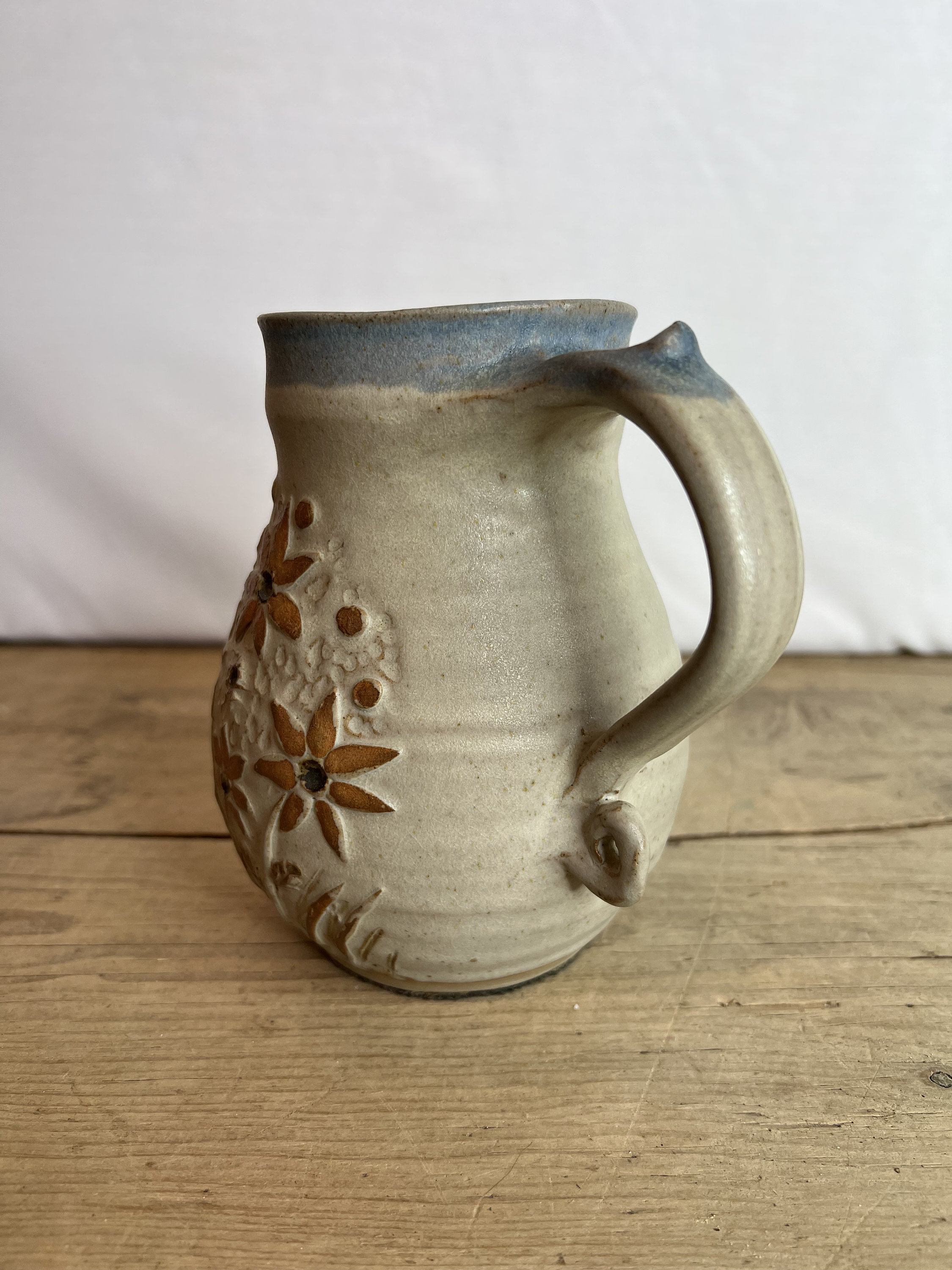 ヴィンテージ 無名スタジオ陶器 ライトグレー ブラウンとブルーの花柄