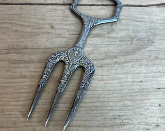 Vintage Ornate Decorate Three Prong / Tyne Bread Fork Good Condition