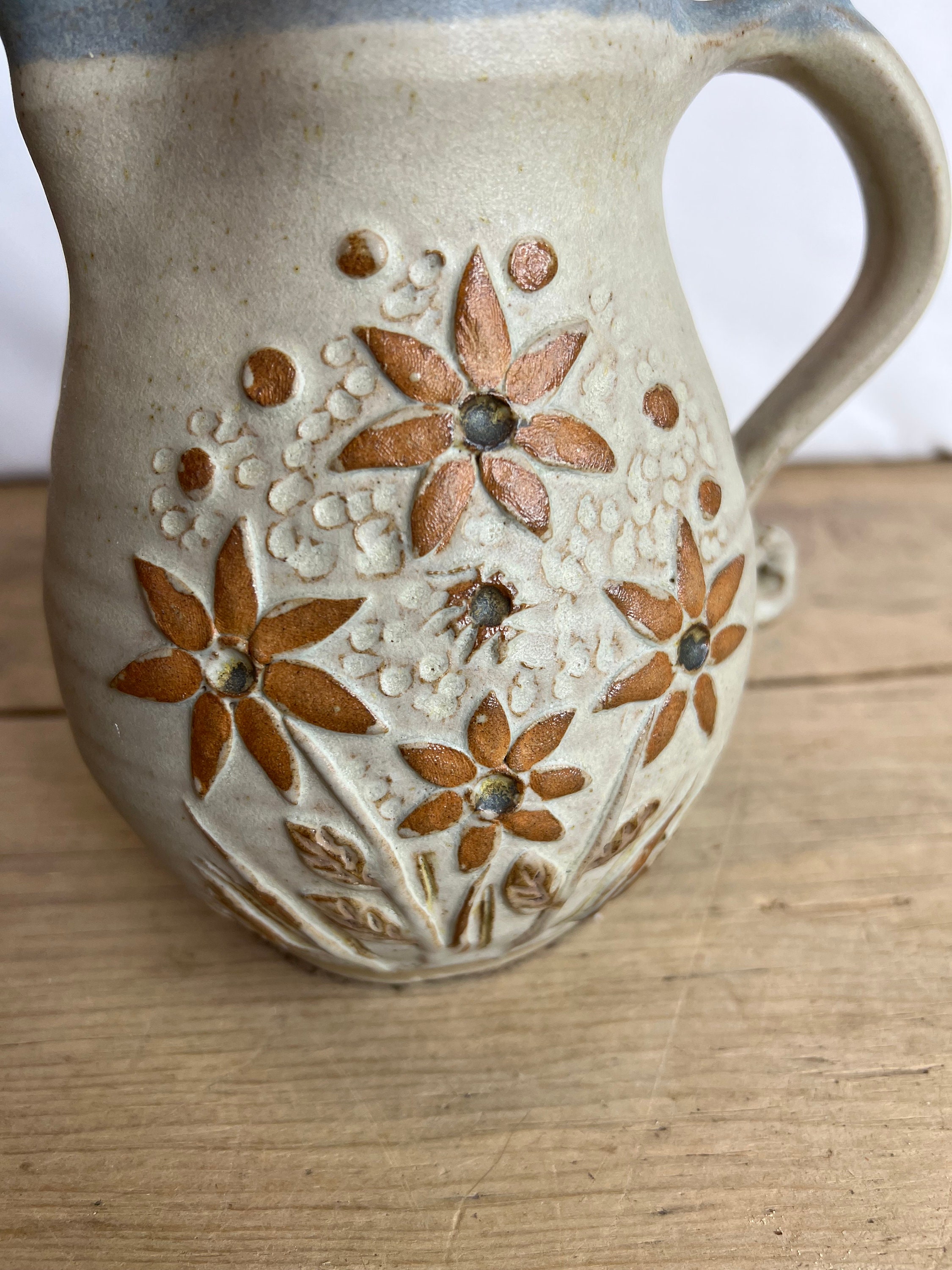 ヴィンテージ 無名スタジオ陶器 ライトグレー ブラウンとブルーの花柄