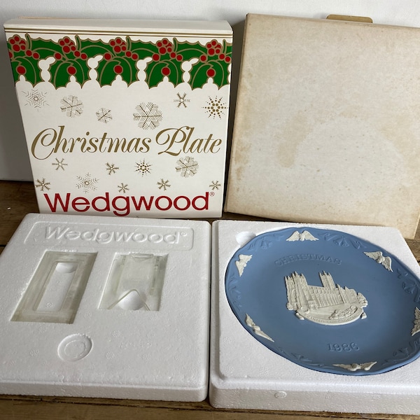 Vintage Wedgwood Christmas 1986 Canterbury Cathedral Blue & White Jasper Plate – Boxed Collectors Plate. Good Condition