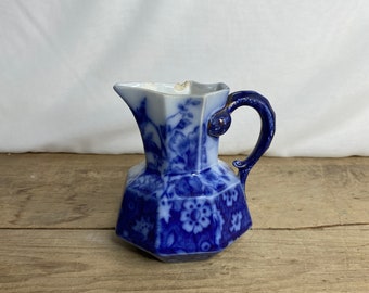 Antieke Olde Alton Ware Keeling & Co Flow Blauw en Wit Bloemenpatroon Waterkan / Kruik met Hydra Dragon Head Handle. Goede staat