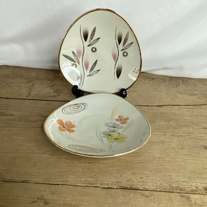 Vintage Pair of Winterling Bavaria Small Triangular Side Plate Pretty Floral Pattern and Gold Details Good Condition