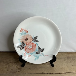 Vintage Poole White Small Dinner Plate with Pink and Blue Flowers In Good Condition