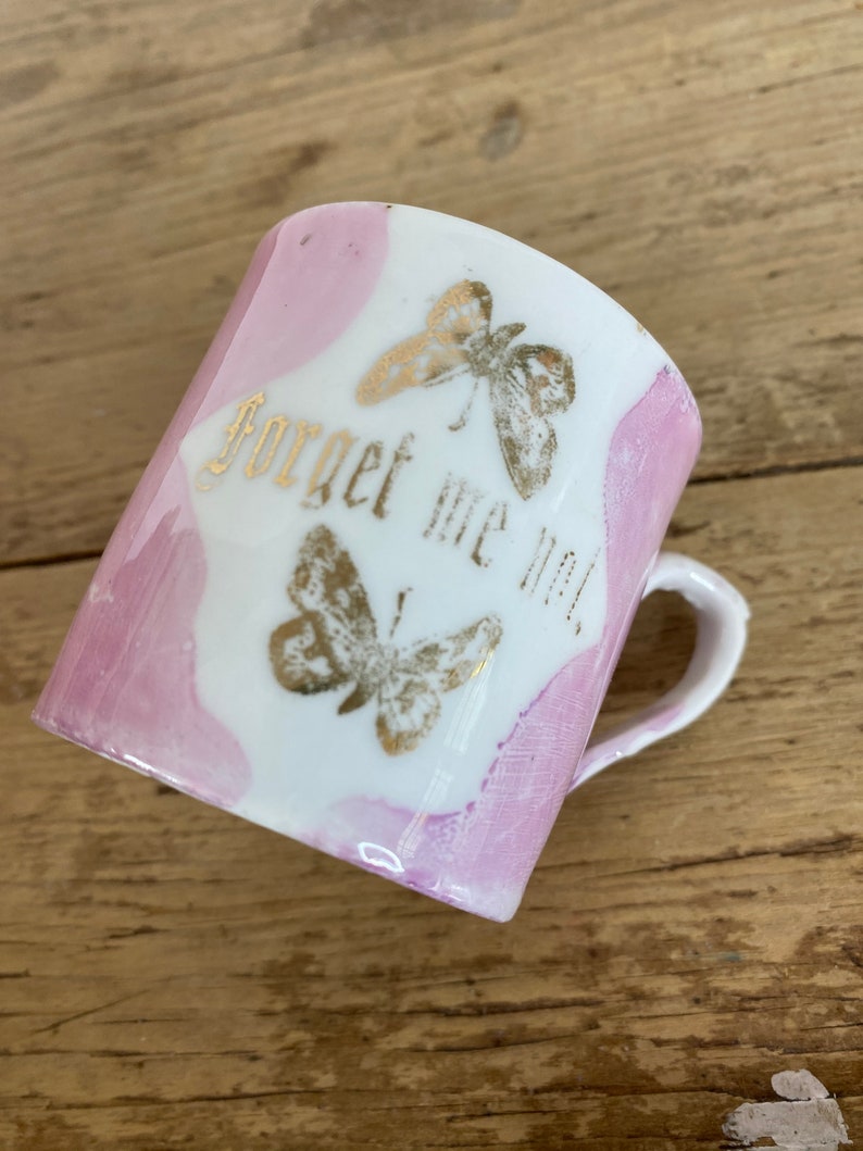 Vintage 1940/'s Souvenir Fair Ware Forget me Not Pottery Teacup White and Pink with Gilt pattern Unnamed In Good Condition
