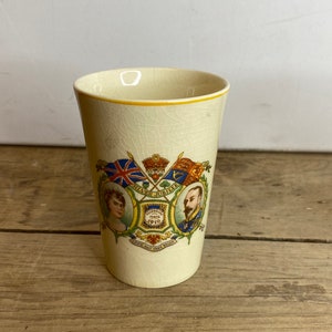 Copo comemorativo do Jubileu de prata vintage King George V e Queen Mary 1910-1935.