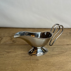 Vintage Unnamed Sauce / Gravy Boat Satin Stainless Steel. Good Condition