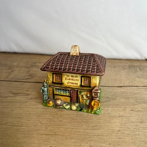 Vintage Marutomo Cottage Ware Preserve Jar - Ye Olde Curiosity Shoppe Very Pretty Little Cottage Pot.  Display Condition Crazed and Cracked