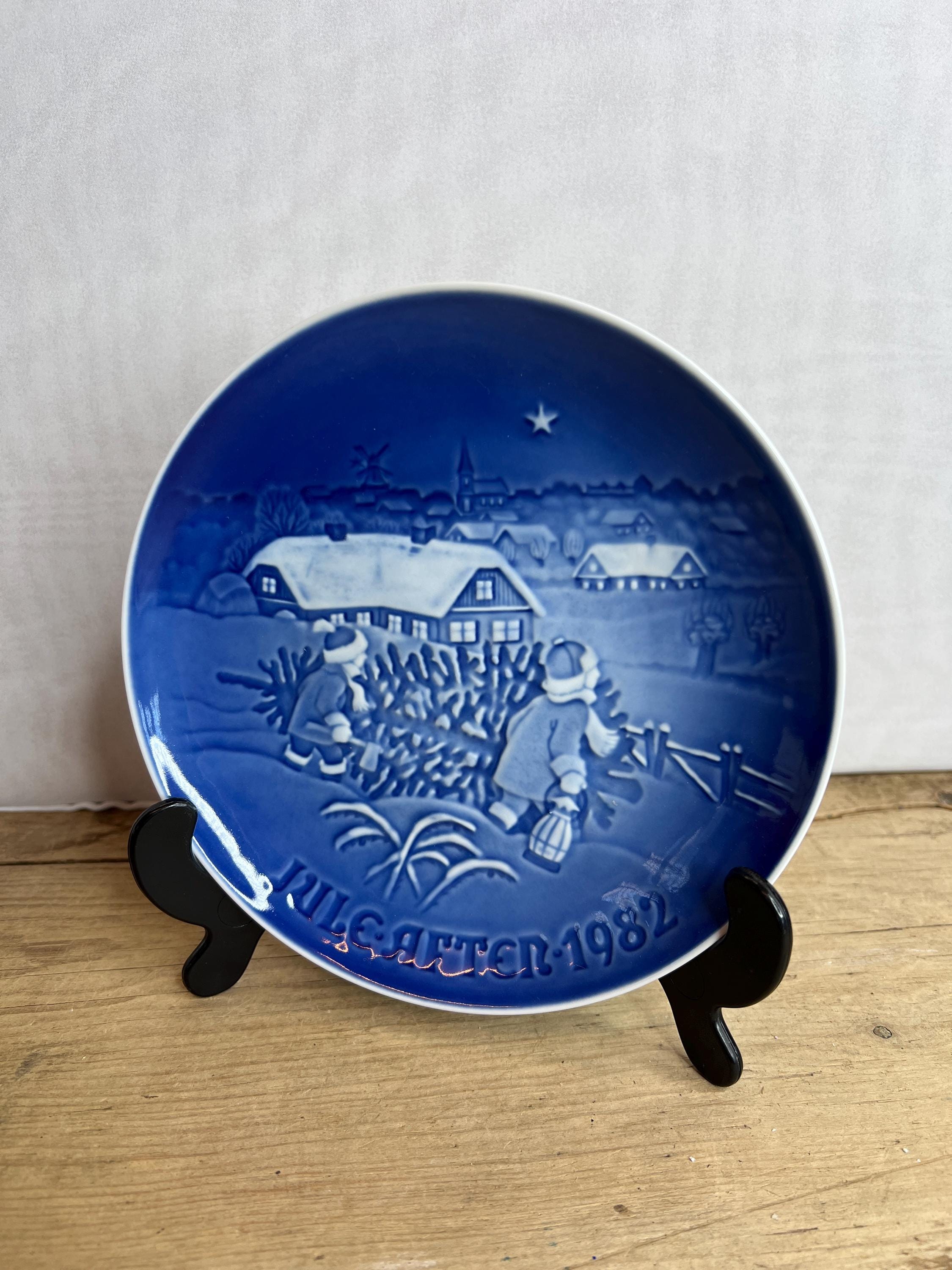 Vintage Bing & Grondahl Christmas Plate 1982 the Christmas Tree