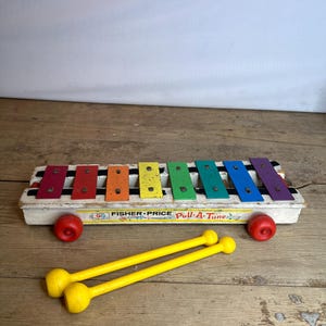 Vintage Fisher Price Pull a Tune Xylophone Musical Toy, Vintage 1964-1978 Good Condition
