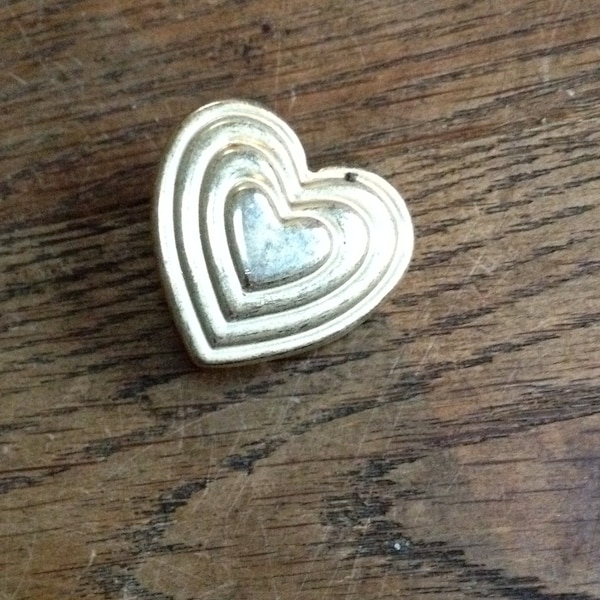 Vintage 1980's Gold Tone Heart Variety Club Charity Brooch - Very Stylish, In Good Condition.