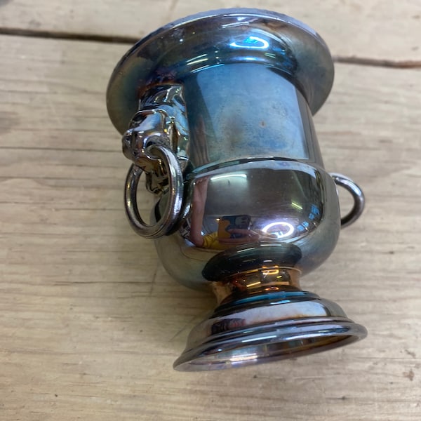 Vintage Viners De Sheffield Silver Plated Urn. Buen estado
