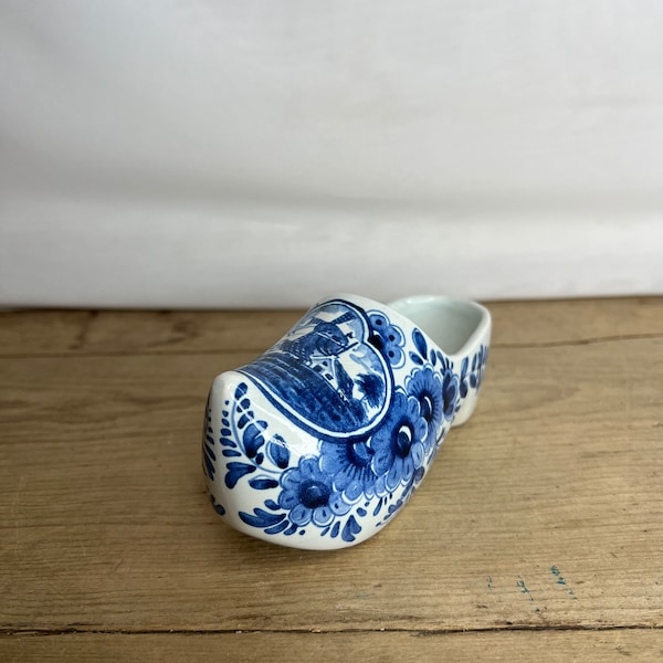 Vintage Blue and White OUD Delft Dutch / Holland Souvenir. Small Pottery Clog Shoe. Ashtray - Windmill scene. Decorative Clog Good Condition