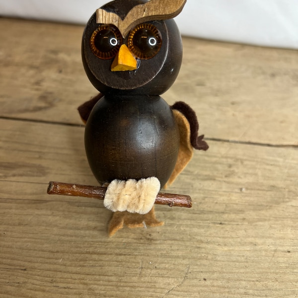 Vintage Wooden Owl Springy Toy. In Good Condition