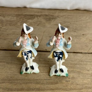 Vintage Pair of Small Renaissance Men Figurines / Ornaments. Good Condition