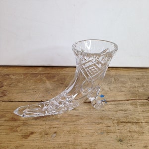 Vintage Round Clear Cut Glass Horn Shaped Ornament / Posy Vase. In Good Condition