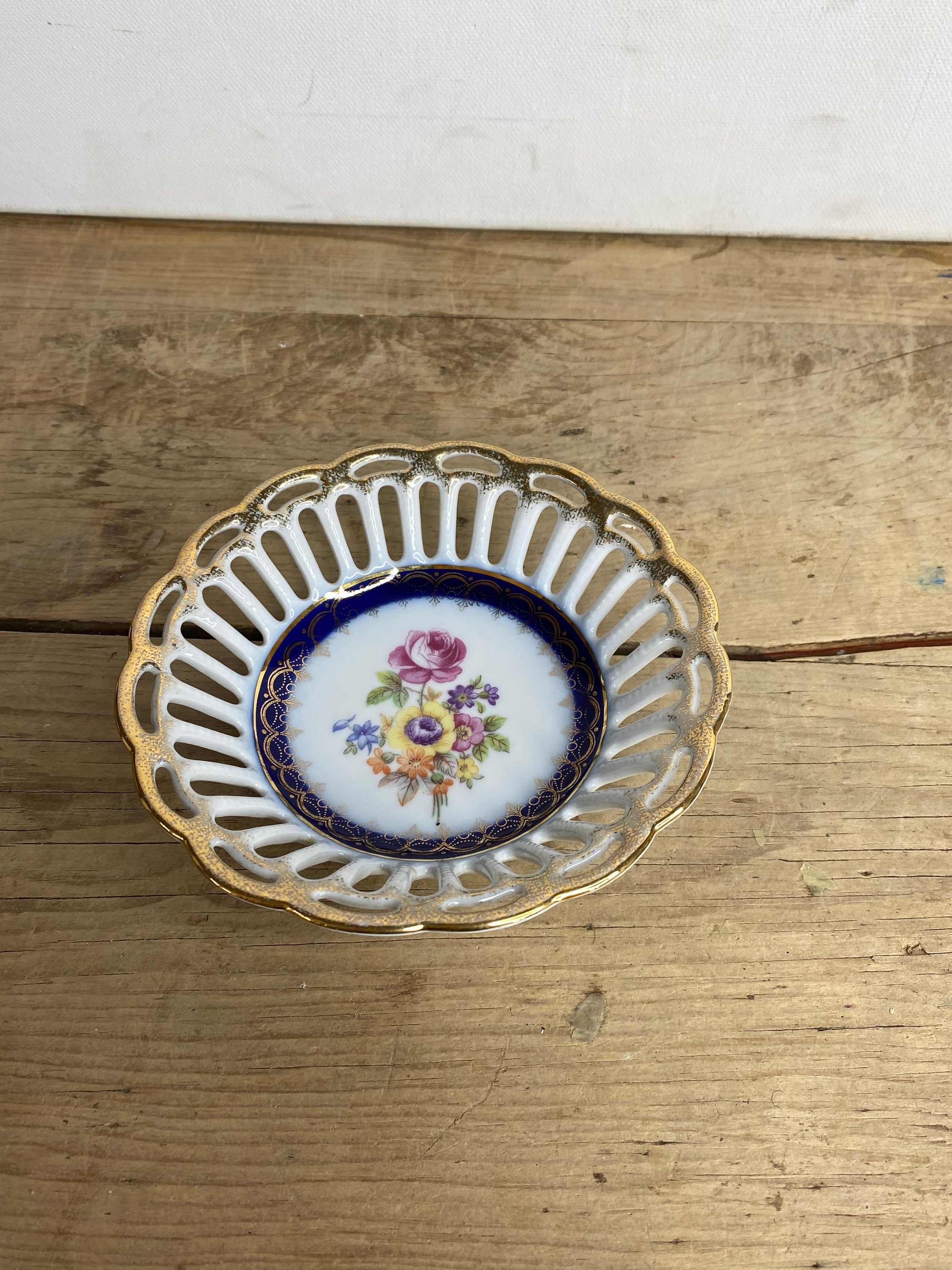 楕円形の陶器皿 白と青36cm x 24cm 骨董品　USA QMC レトロ40 il_fullxfull.3317155911_5hpn.jpg