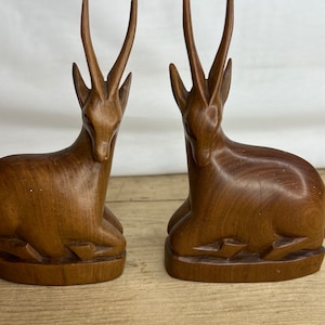 Vintage Hand Carved Antelope Figure / Ornament. Good Condition