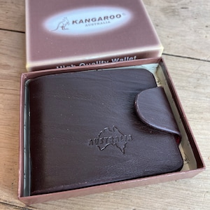 Vintage 1980's Boxed Kangeroo Australia Cartera de cuero marrón oscuro Buen estado