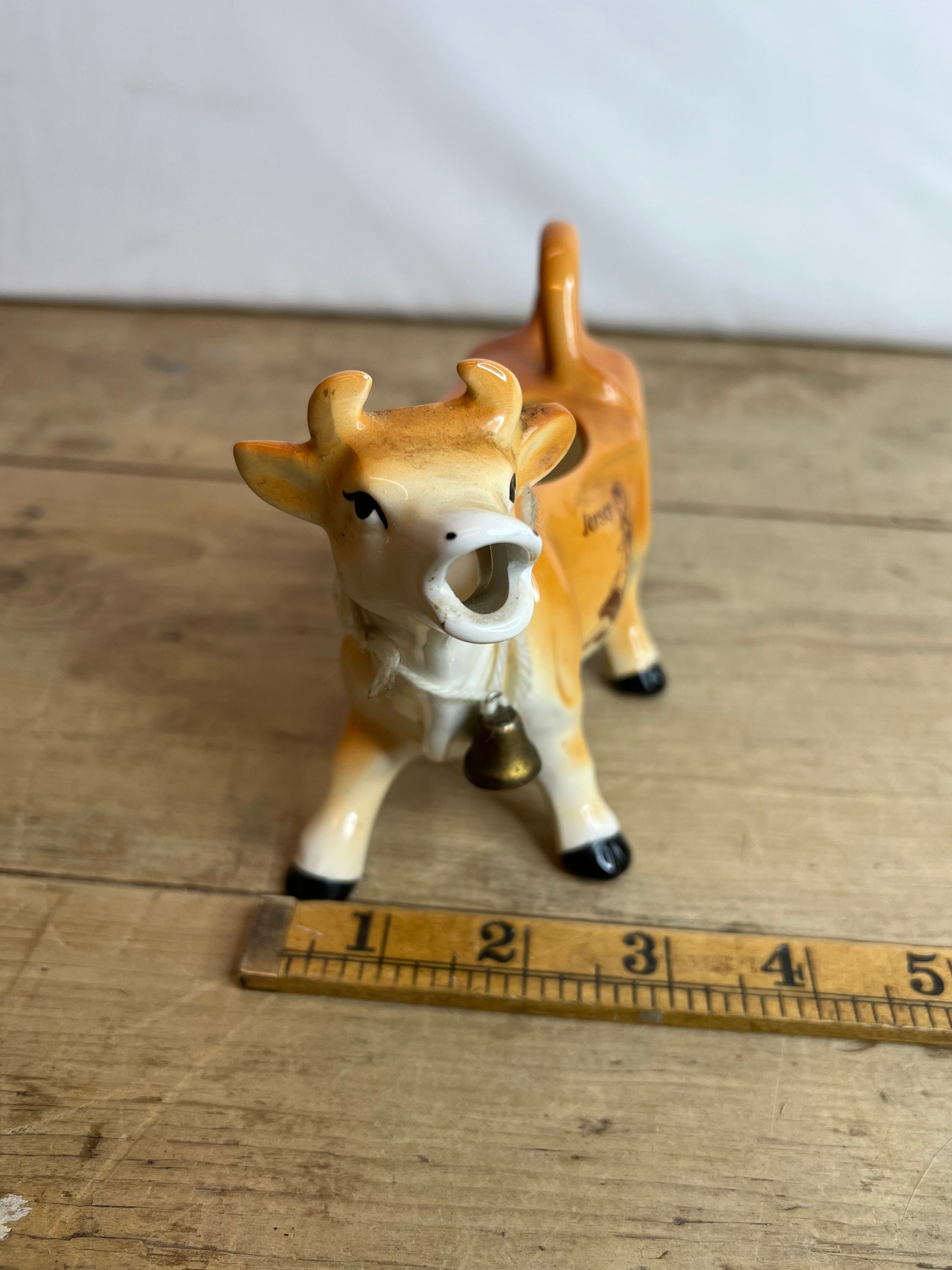 牛の置物　ベル付き　牛乳 牛の置物ベル付き牛乳