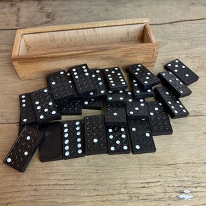 Vintage Boxed Double Six Dominoes In Good Condition