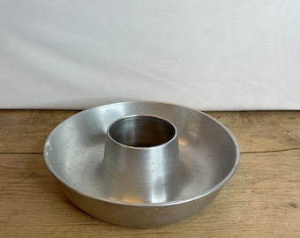 Vintage Aluminium Sevarin Ring Shaped Mold Cake Tin / Kitchen Mould. Good Condition