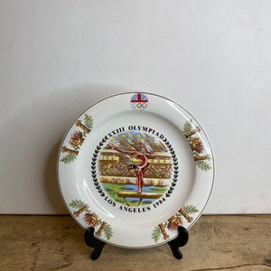 Vintage Souvenir Los Angeles 1984 Olympiad XXIII Wall Decorative Plate. In Great Condition