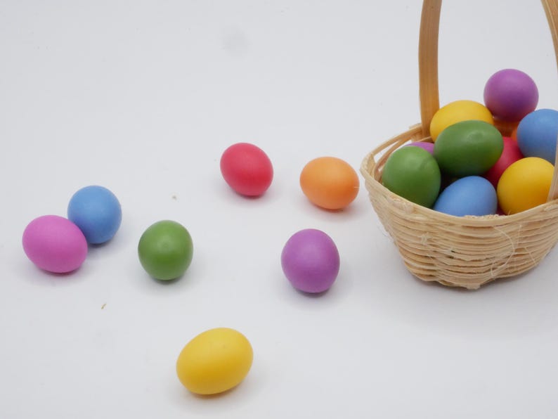 Handmade Miniature Easter Eggs in Bamboo Basket – 1/12 Scale Dollhouse ...