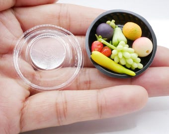 Set di frutta in miniatura in argilla su vassoio - Set di frutta in miniatura - Cibo in argilla fatto a mano per case delle bambole / Espositore di cibo in miniatura kawaii / Vassoio di frutta in scala 1:12