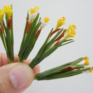 1 pc Miniature Daffodil Flower (XS) Clay Dollhouse Handmade Decor 1:12 Scale