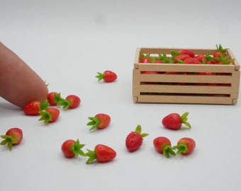 10 pcs Miniature Strawberry Fruit Clay Dollhouse Handmade Decoration 1:12 Scale