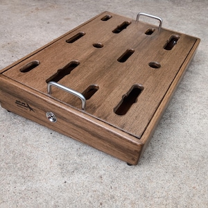 Guitar pedalboard, Red Oak and Baltic Birch effects pedalboard for musicians. 18x12" handmade pedalboard made in Texas.