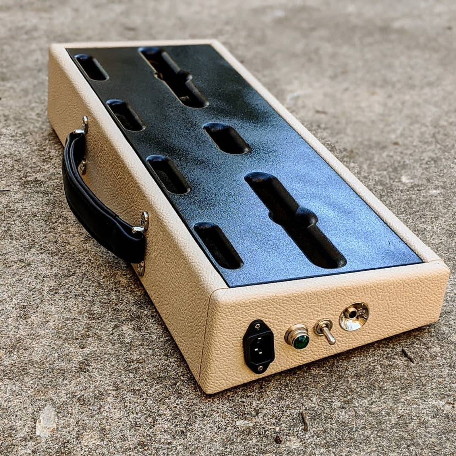 Handmade Guitar Pedalboard. Custom Platform for Guitar Bass Etsy Canada