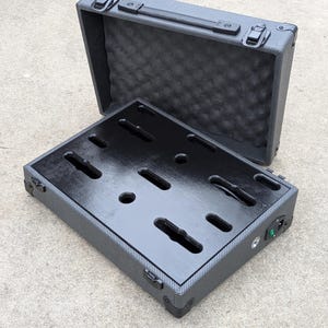 Handmade guitar pedalboard, 12"x17" pedalboard for effects pedals.