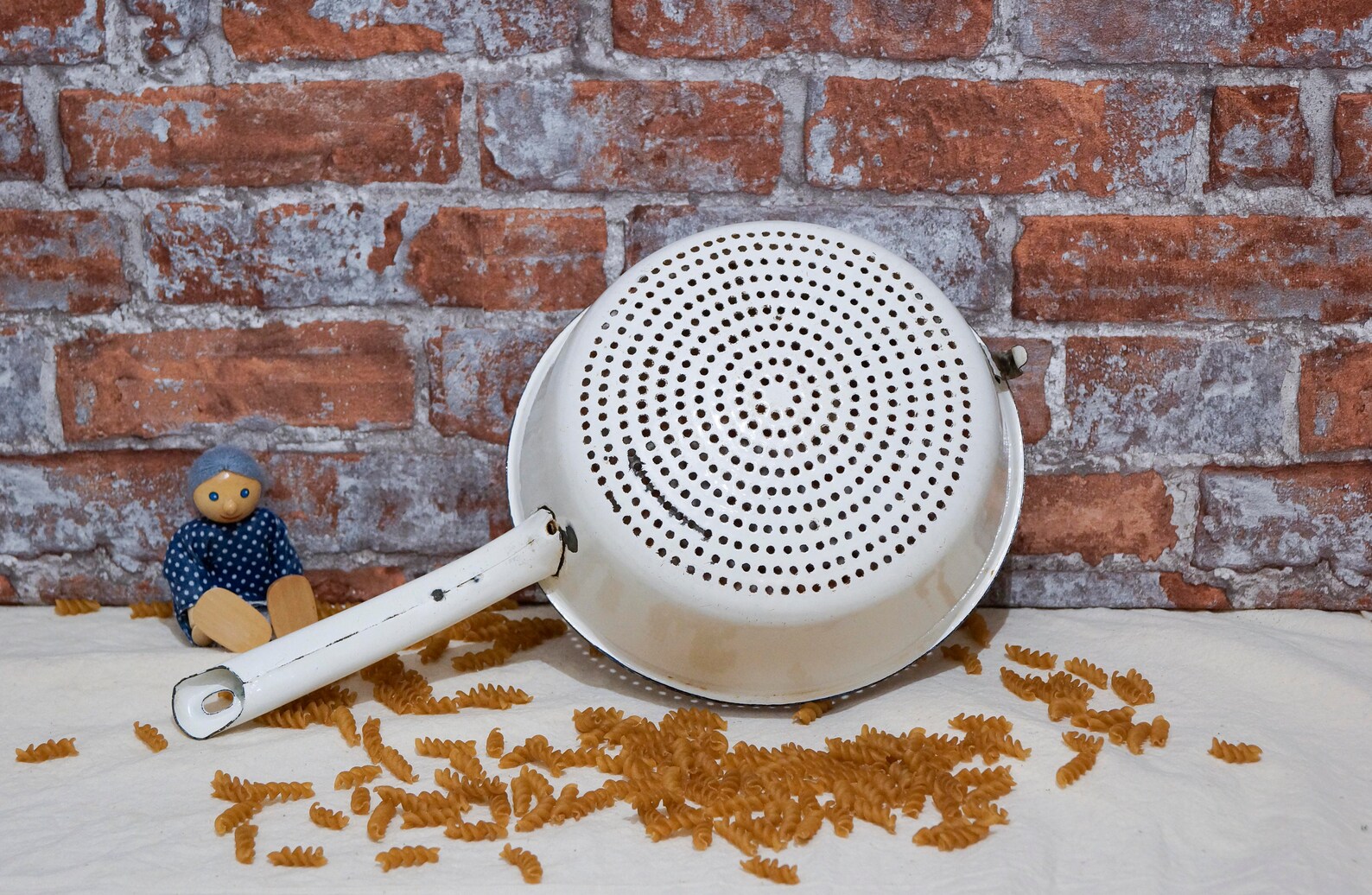 Enamel sieve noodle sieve vintage country house decoration old Etsy