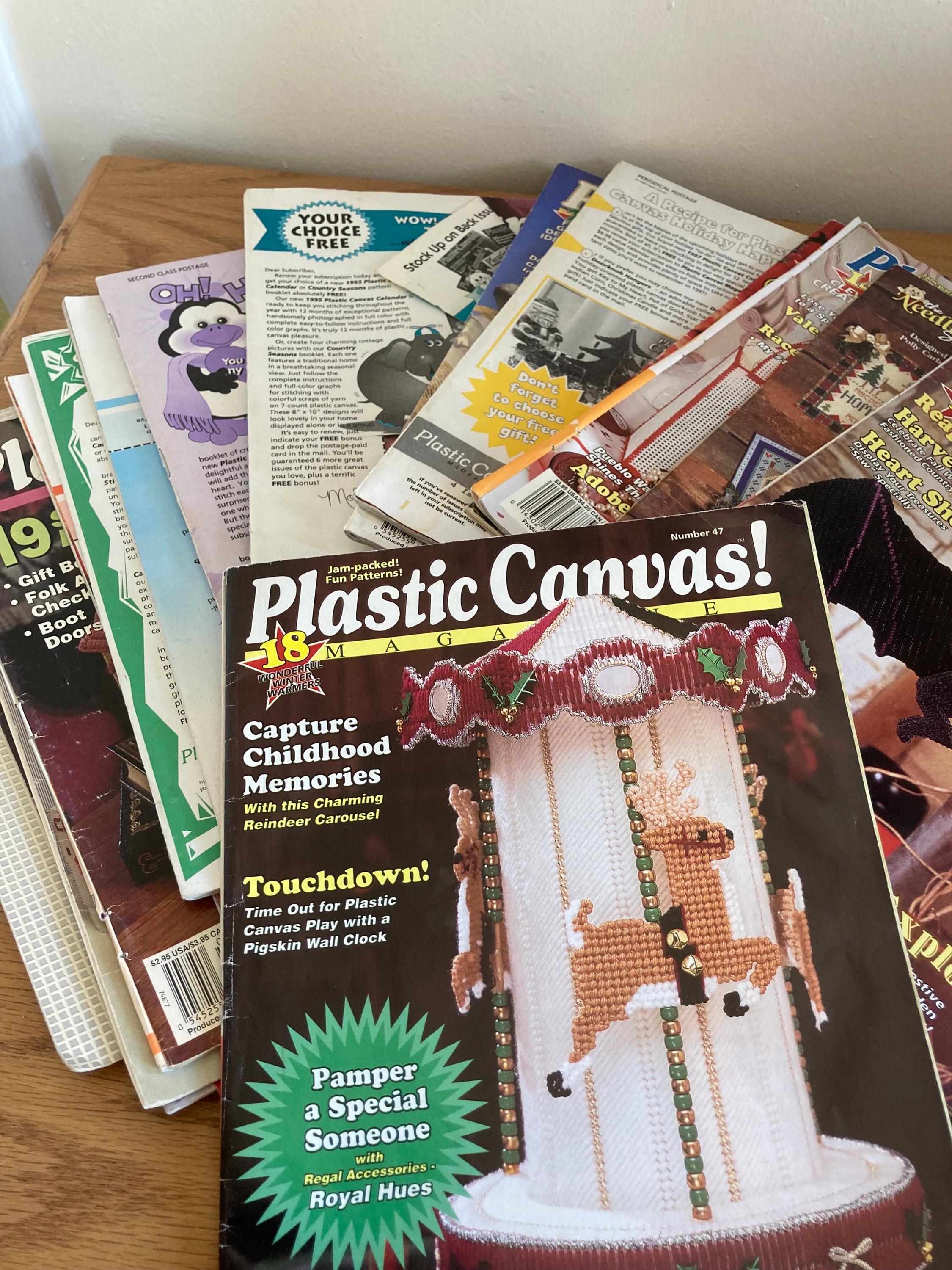 Lot of 16 vintage plastic canvas magazines and leaflets, 1990s