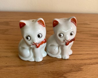 Vintage Cat salt and pepper shakers