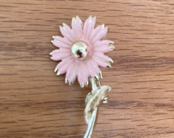 Pink and gold daisy flower brooch pin