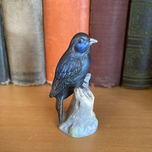 Royal Cornwall miniature bird figurine, crow, 1982