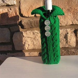 Wine Cover, Wine Sweater, Green Wine Sweater, Wine Lover&#39;s Gift, Housewarming Gift, Centerpiece, Mantle Decor, Home Decor